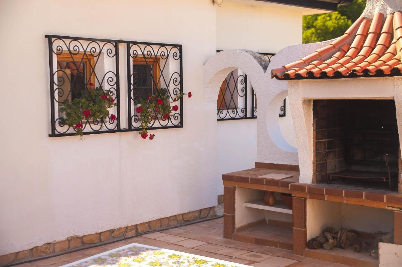 Altozano With Pool, Barbeque, Large Garden, And Fantastic Sea Views Villa Benidorm